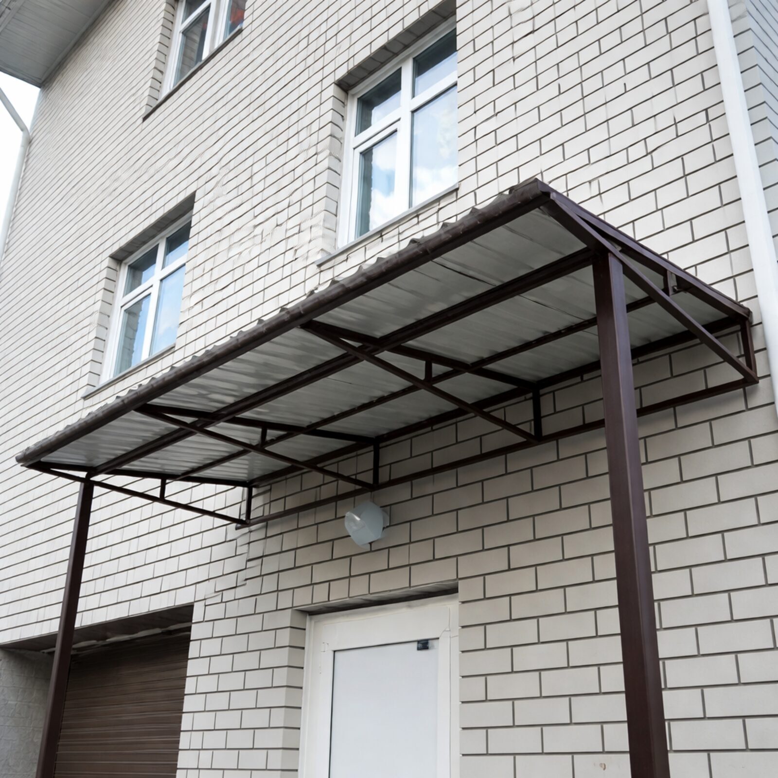 Козырёк из профнастила